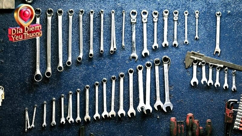 Cửa Hàng Sửa Xe Hoàng Lâm Trần Hưng Đạo