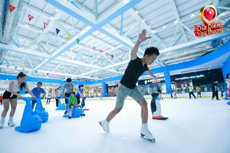 Giờ Mở Cửa Tiêu Chuẩn Của Sân Trượt Băng Royal City