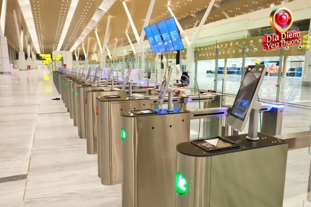 Cơ Sở Hạ Tầng và Các Nhà Ga